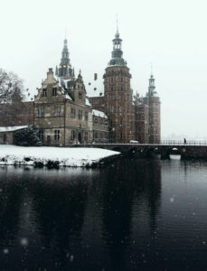 Goedkope autoverhuur in Hillerød