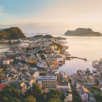 Waar moet je rekening mee houden als je in een huurauto door Noorwegen rijdt?